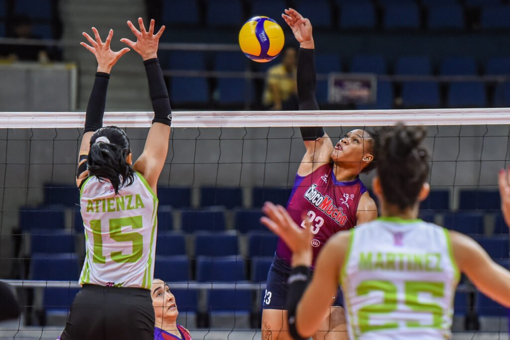Marlee Smith hammers a crosscourt kill for Choco Mucho against Nxled. [PVL Images]
