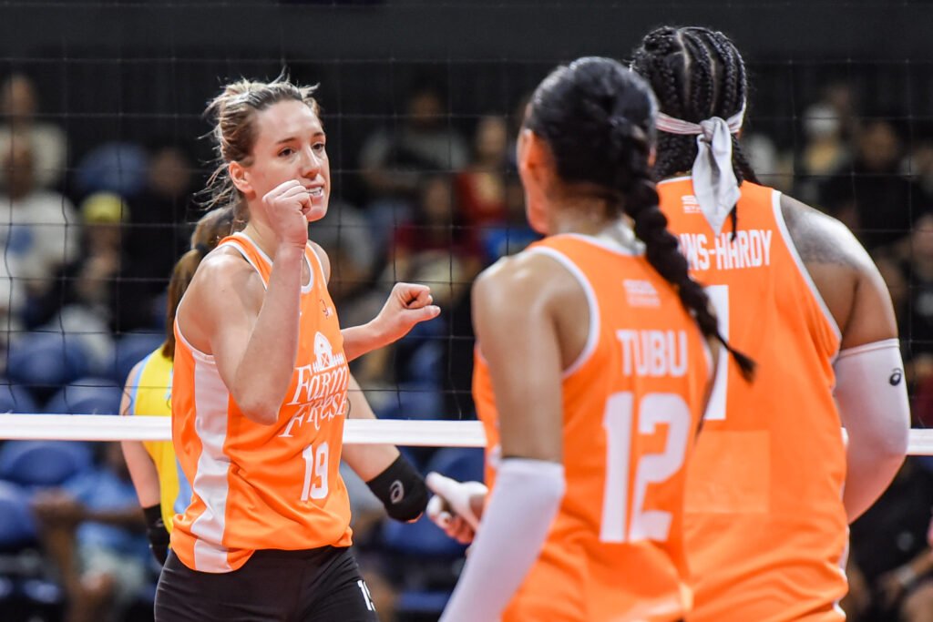 Farm Fresh’s Eli Rousseaux continues her dominant run in the PVL Reinforced Conference. [PVL Images]