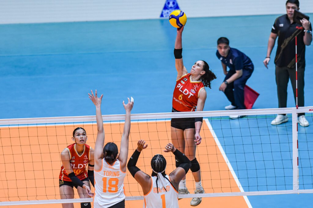 PLDT’s Savi Davison leads the team’s comeback in the PVL Reinforced Conference clash against Farm Fresh. [PVL Images]