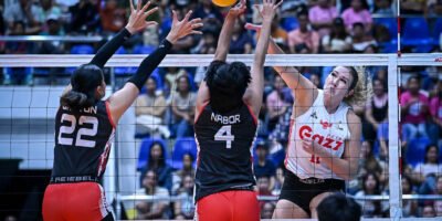 Lindsey Vander Weide celebrates after scoring the decisive point for Petro Gazz against Chery Tiggo. [PVL Images]