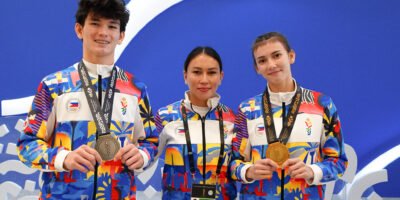 Travis (left) and Charlie Ratcliff celebrate with mother Maria Aisa. [POC photo]
