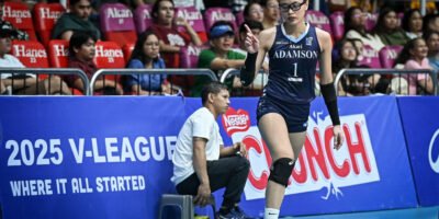 Shaina Nitura celebrates after sealing Game 1 with a thunderous kill. [V-League photo]
