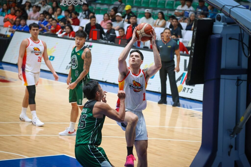 Kai Ballungay anchors Phoenix with a double-double in a crucial win. [PBA Images]