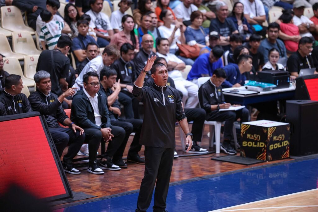 Magnolia Hotshots take on San Miguel Beer in a crucial PBA Philippine Cup clash. [PBA Images]