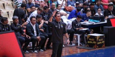 Magnolia Hotshots take on San Miguel Beer in a crucial PBA Philippine Cup clash. [PBA Images]