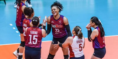 Marlee Smith celebrates the match-winning point against Akari at the Ynares Center in Montalban. [PVL Images]