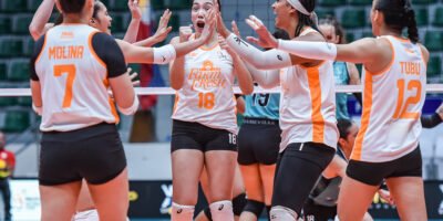 Farm Fresh gathers momentum after escaping a tight first set against Galeries Tower. [PVL Images]