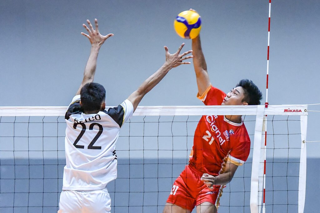 Louie Ramirez delivers a kill for Cignal in Friday’s Spikers’ Turf Invitational Conference. [Spikers' Turf photo]