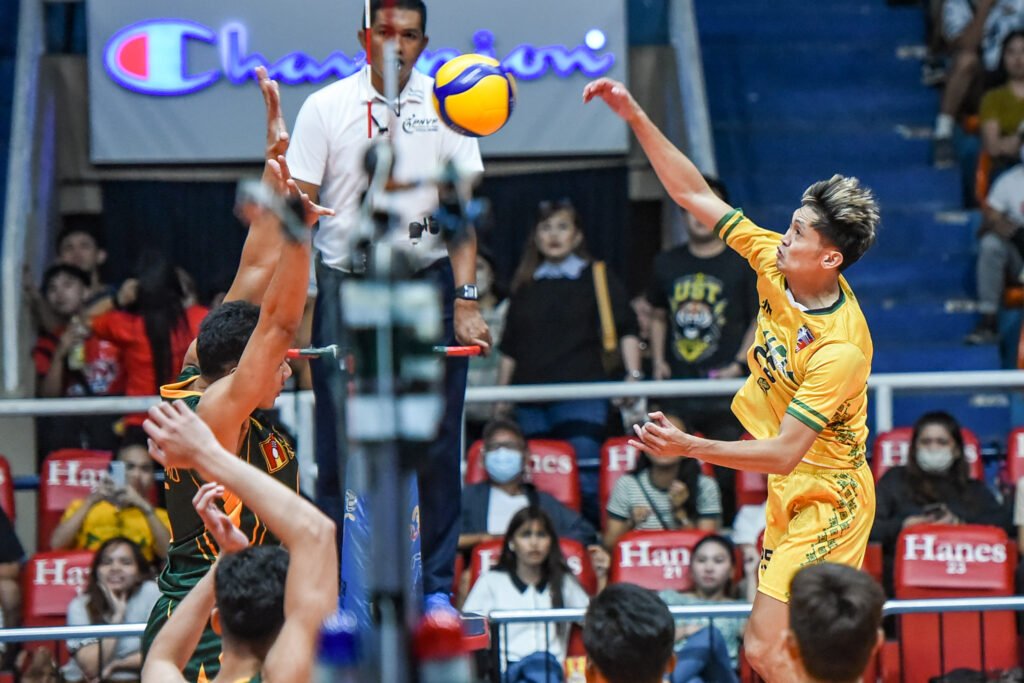 Alpha Insurance pulls off a wild comeback vs FEU, powered by Don Nadera’s clutch explosion. [PVL Images]