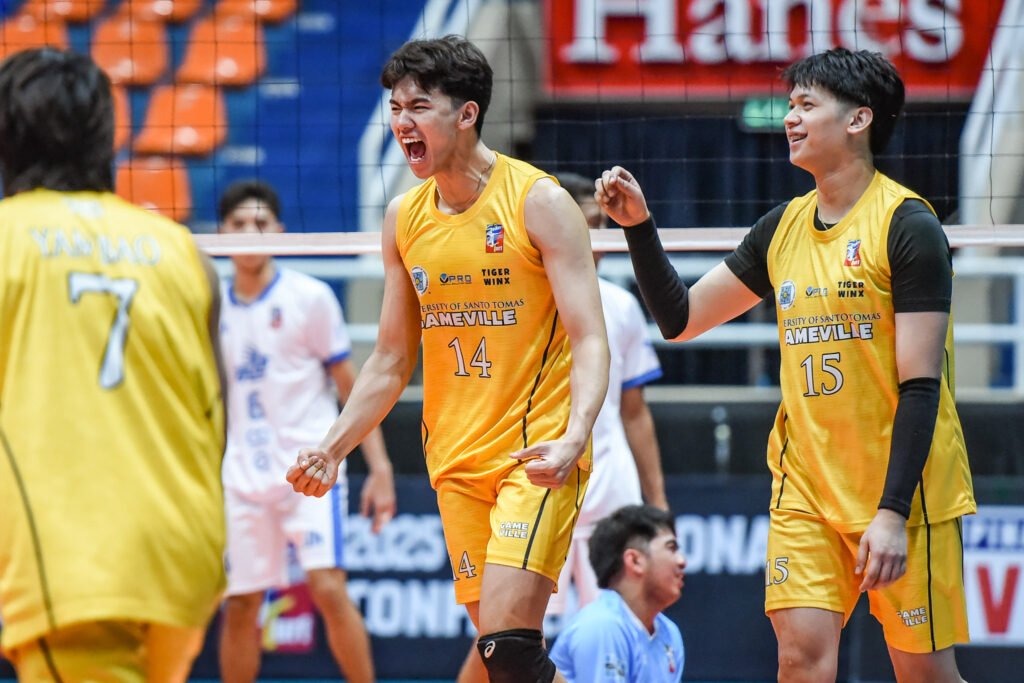 UST-Gameville celebrates a key Spikers’ Turf victory to stay in semifinal contention. [PVL Images]