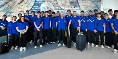 The Alas Pilipinas men’s squad strike an arrival pose at the Kaohsiung International Airport on Sunday, November 16. [PNVF photo]
