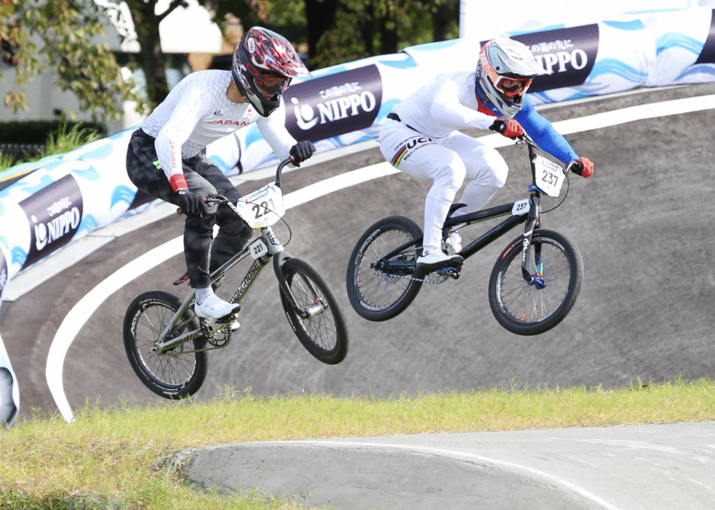 PATRICK COO (right) in action against Asuma Nakai. [photo credit: Patrick Coo FB]