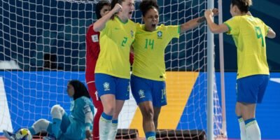 Brazil prepares to face Japan in a FIFA Futsal Women’s World Cup quarterfinal at PhilSports Arena. [The Philippine Football Federation Facebook]