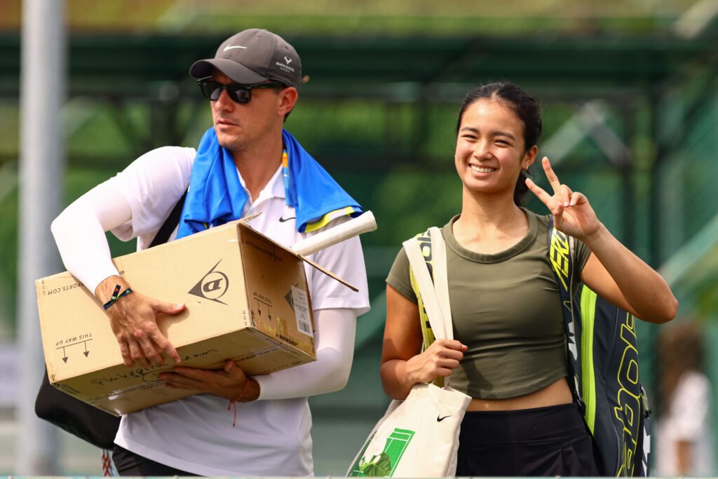 Alex Eala prepares to serve in SEA Games women’s singles tennis. [POC Media Pool]