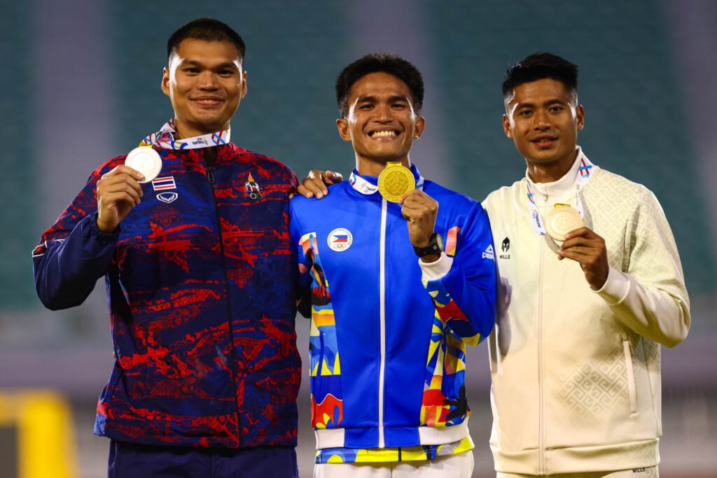 Hokett Delos Santos powers through the 1,500 meters to secure decathlon gold for the Philippines. [POC Media Pool]