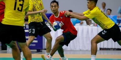 Manuel Lasangue-2 - Manuel Lasangue of the Philippines is challenged by Vietnam's defense during their handball match against Vietnam on December 08, 2025 at the Indoor Athletics Stadium in Pattaya, Chonburi province, Thailand. [POC Media Pool photo]