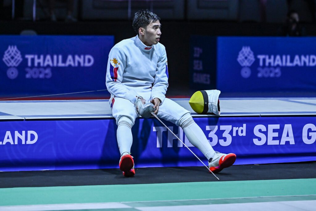 Noelito Jose Jr. after a narrow loss in the men’s epee final at the SEA Games in Bangkok. [POC Media Pool]
