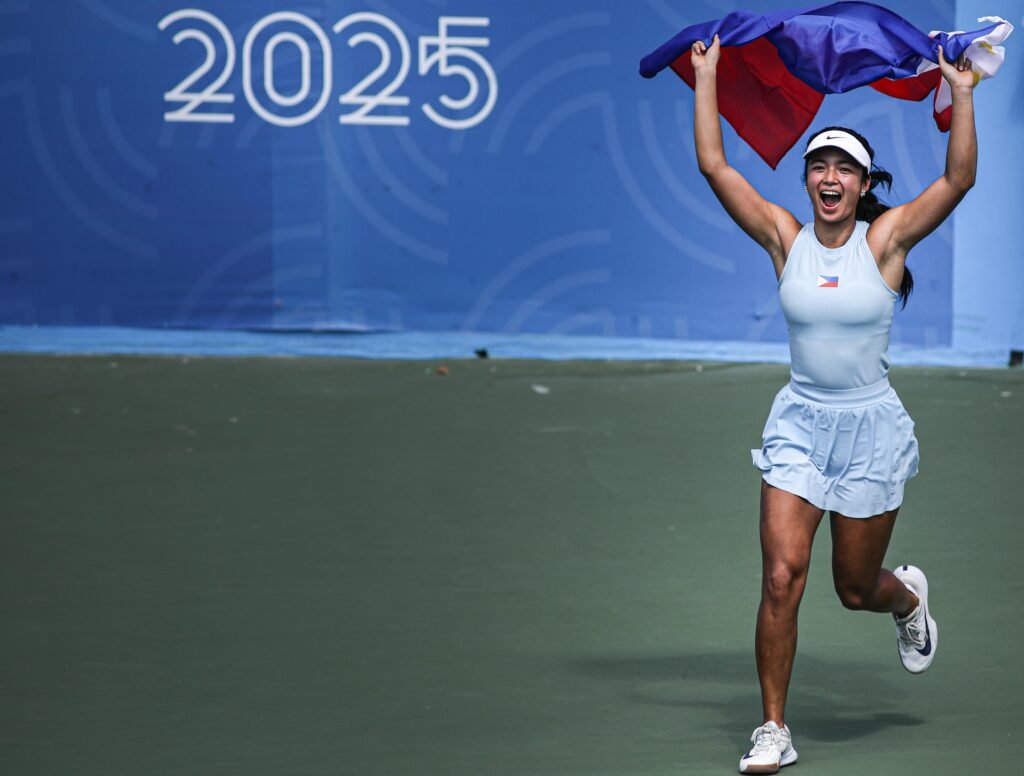 Alex Eala ends the year in gold after ruling the SEA Games women’s singles final. [POC Media Pool]