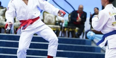 Langbayan executes a decisive move to secure his podium finish in men’s -62kg jiu jitsu. [POC Media Pool photo]