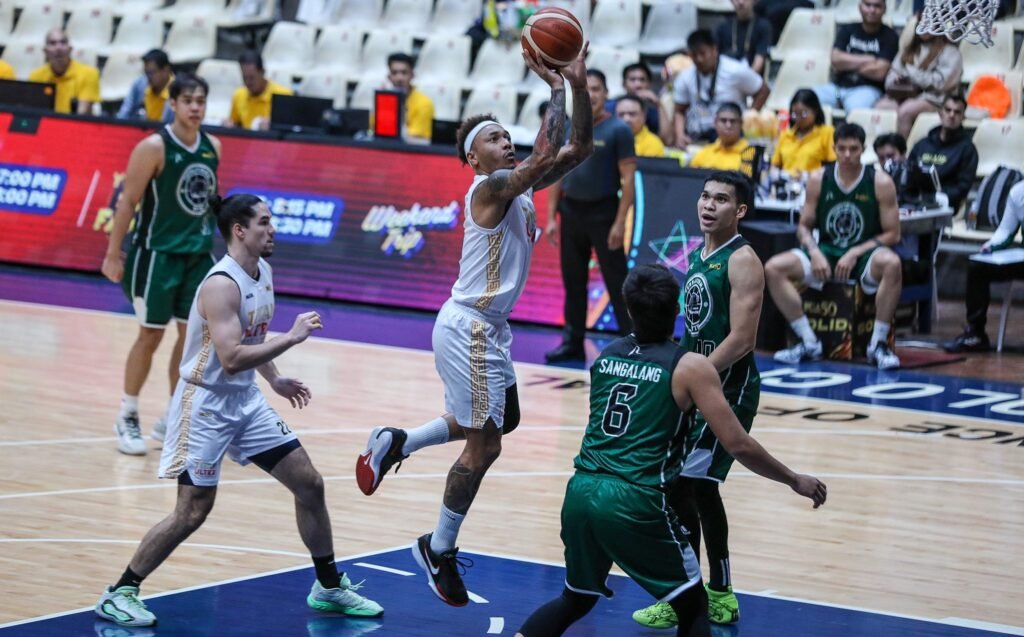 Calvin Abueva attacks the lane during Titan Ultra’s comeback win over Terrafirma. [PBA Images]