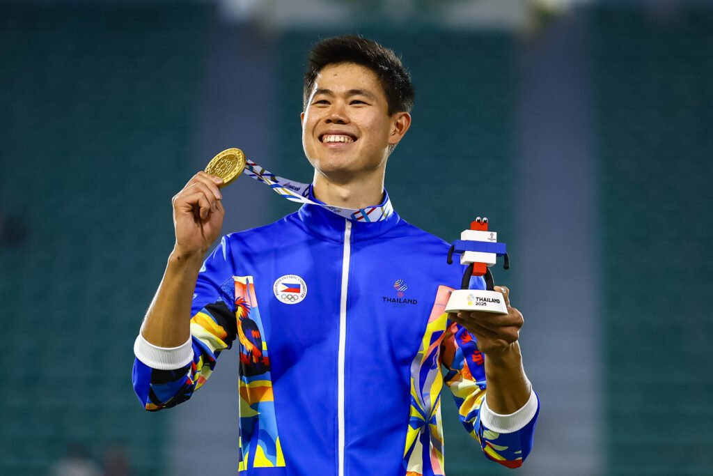 EJ Obiena celebrates after winning his fourth straight SEA Games pole vault gold. [POC Media Pool]