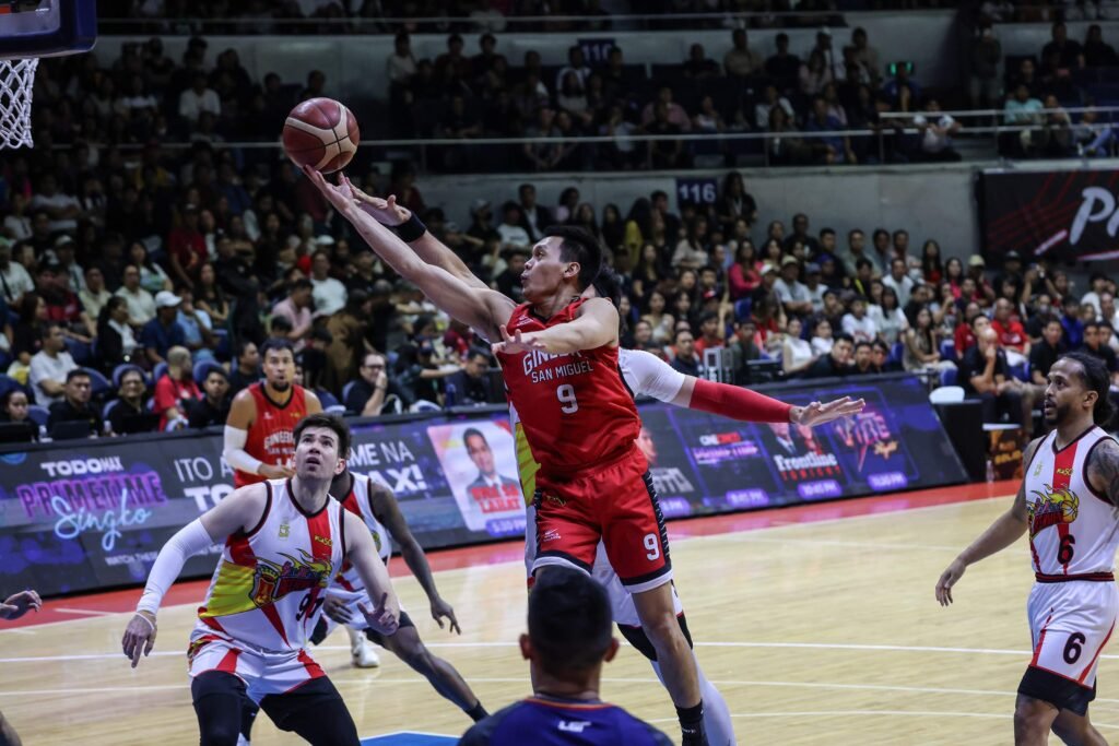 Thompson attacks the lane during his career night at the SM Mall of Asia Arena. [PBA Images]