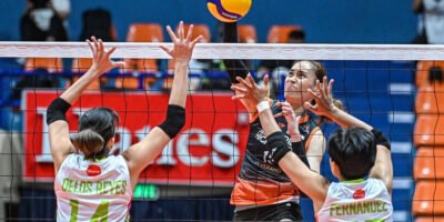 Roselle Baliton powers Galeries Tower’s net defense in the upset win. [PVL Images]