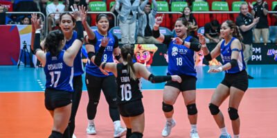 The Thunderbelles celebrate their hard-fought five-set triumph over Akari. [PVL Images]