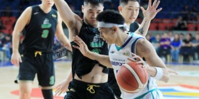 Action from the Converge vs Macau Black Knights game at Ninoy Aquino Stadium. [photo credit: Peter Baltazar | PBA Pool]