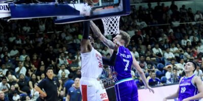 Justin Brownlee delivers clutch plays late to lift Ginebra past Converge. [photo credit: Peter Baltazar]