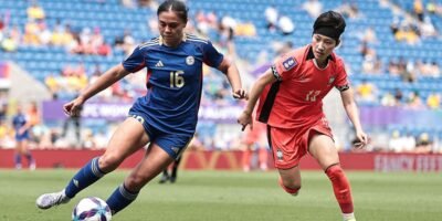 Filipinas booter Sofia Harrison-Wunsch in action with Korean booter Park Soo-Seong [AFC Pool]