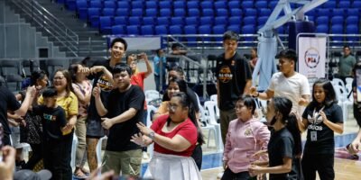 Rookies/Sophomores and Junior squad members interact with local youth during the All-Star weekend activities. [PBA Images]