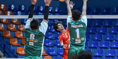 Jay Rack Dela Noche delivers a powerful spike for AEP Cabstars during their straight-sets victory over VNS Always Bright. [Spikers Turf photo]