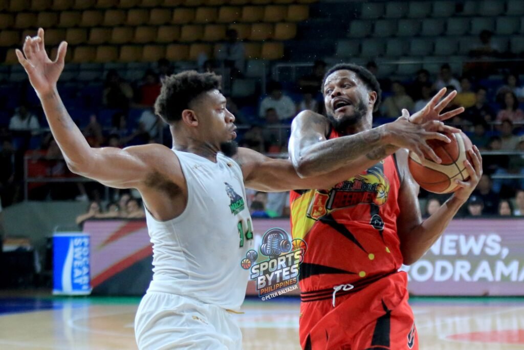 Justin Patton announced his arrival in the PBA in dominant fashion, powering San Miguel Beer to a 110-94 win over Macau Black Knights with a monster debut of 24 points and 17 rebounds. [Photo credit: Peter Baltazar]