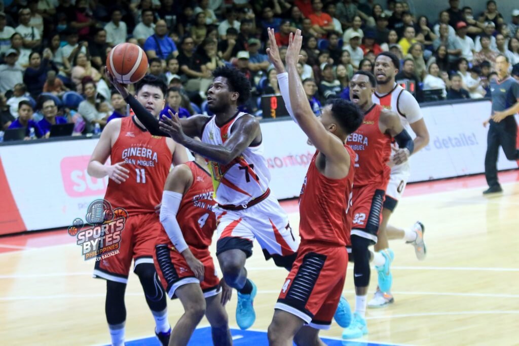 CJ Perez drives past Ginebra defenders during the PBA Commissioner’s Cup clash. [photo credit: Peter Baltazar]