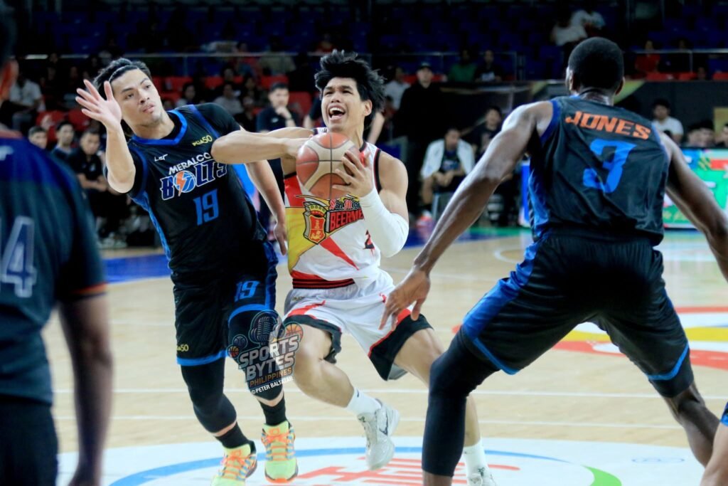 Don Trollano shines in his return as San Miguel regains momentum. [photo credit: Peter Baltazar]