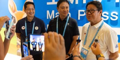 Team Philippines chef de mission Donaldo "Don" Caringal, PSC chairman Patrick "Pato" Gregorio and 7th ABG CEO Ramon "Tats" Suzara. [photo: POC Media pool]