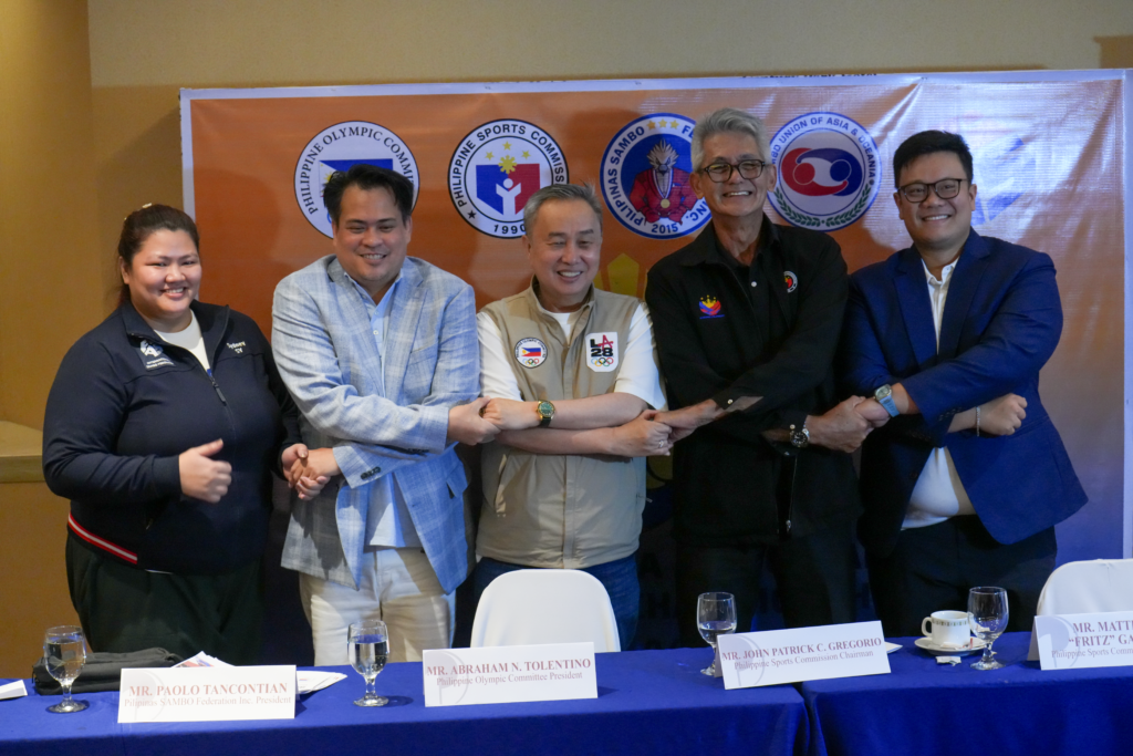 Sydney Tancontian, Pilipinas Sambo Federation Pres. Paolo Tancontian, POC Pres. Abraham Tolentino, PSC Comm. Matthew Gaston, and POC SecGen Atty. Wharton Chan