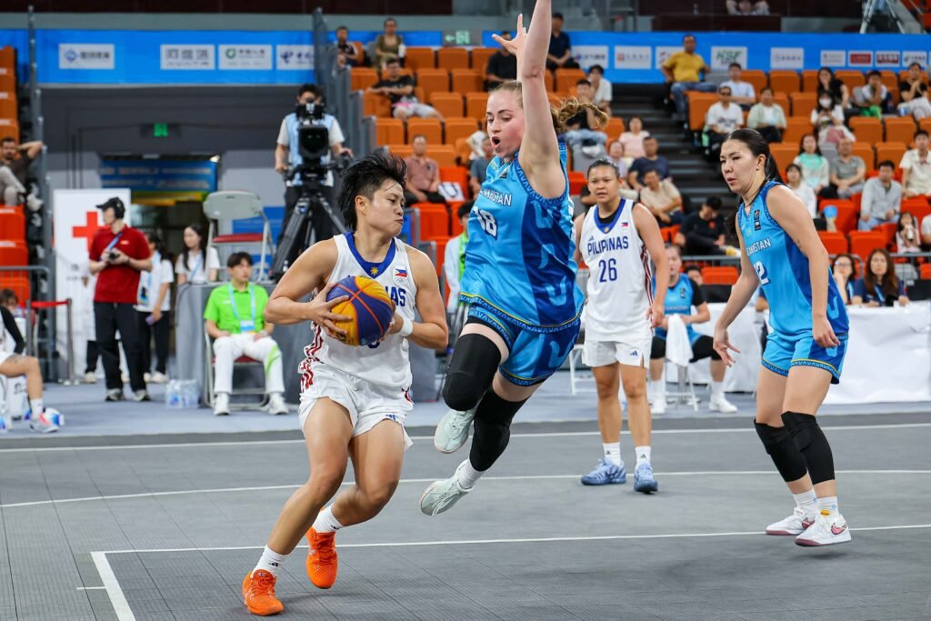 Mikka Cacho delivers clutch points to seal Gilas’ quarterfinal win. [POC Media pool]