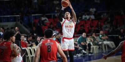 Joshua Munzon drills a clutch four-pointer to seal Titan’s win over Blackwater. [PBA Images]