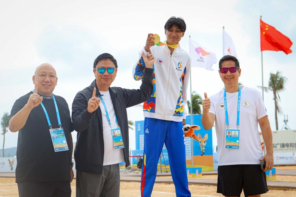 Leonard Grospe clears 2.05m en route to high jump gold for Team Philippines. [POC media pool]