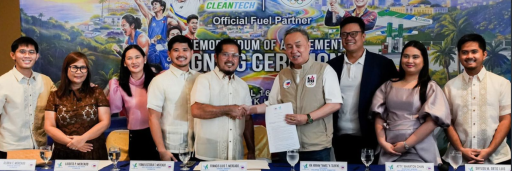 POC president Abraham “Bambol” Tolentino and Cleantech chairman Luisito Mercado seal the partnership with (from left) Alexis Mercado, Gloria Mercado, Yeana Victoria Mercado, Francis Luis Mercado, POC secretary-general Atty. Wharton Chan, Shylou Ortiz Luis and Philip Luis Mercado. [POC photo]