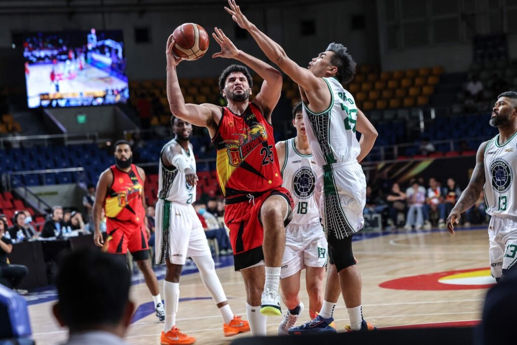 Bennie Boatwright leads Beermen scoring surge [PBA Images]