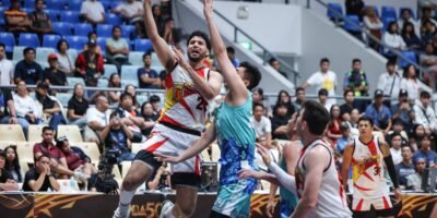 Bennie Boatwright leads the San Miguel offense in the second half [PBA Images]