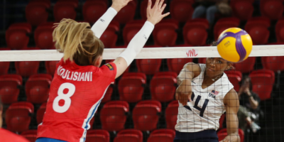 Chiaka Ogbogu at the net during international competition. [PSC photo]