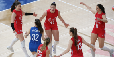 Serbia celebrates its straight-set victory over the Dominican Republic in the Volleyball Nations League. [PSC photo]
