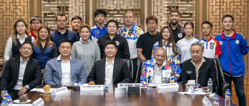 THE legends and stars of Philippine pool and their support are in attendance for the general assembly—(standing, from left) Francis Irang (team staff), Carlo Biado, Richard (trainer), AJ Manas, Alfredo Ferrer (executive director), Francisco de la Cruz, Basil Hassan Alshajjar, Reyna Maria Legaspi, Carmille Buhat, Rubilen Amit, Michael Angelo Mengorio, Sofhia Yvanca Rosales, Rhaki Roj Constantino, Charles Ladiana, Johann Chua—and with them are (seated, from left) Dr. Paulo Pagteilan Jr., Atty. Wharton Chan, Kevin Wong, G.O.A.T. Efren “Bata” Reyes and POC president Abraham “Bambol” Tolentino. [NLBSPh photo]