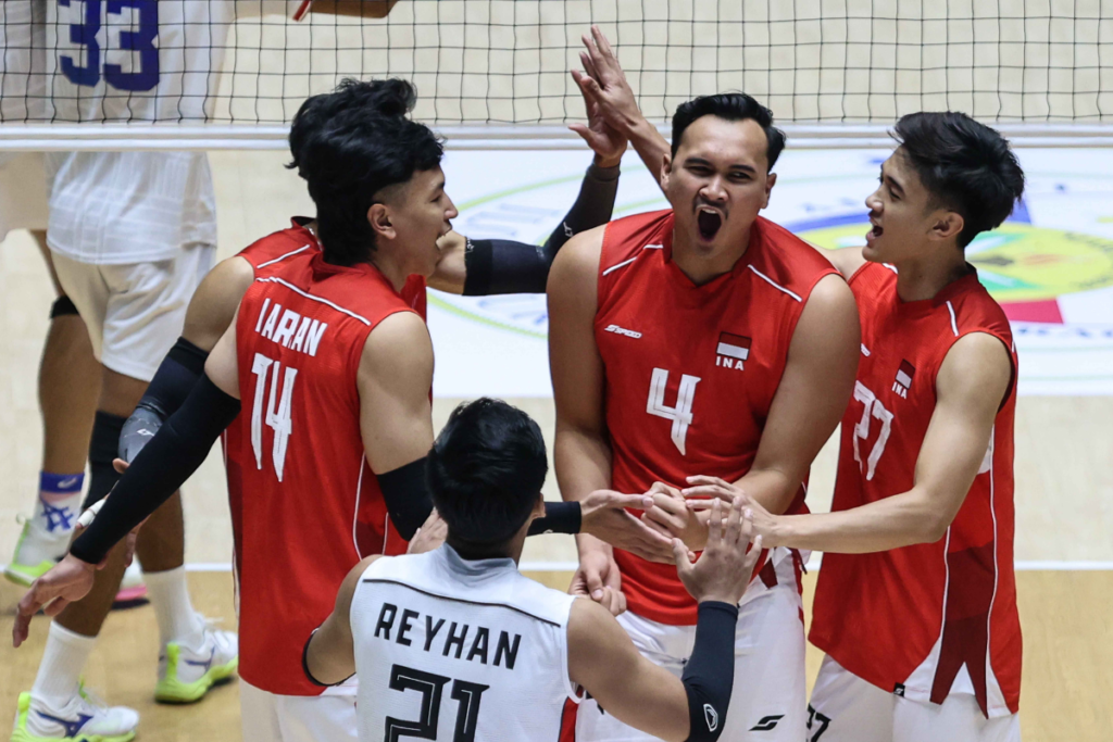 Indonesia players during the SEA V Cup in Candon City. [AVC photo]