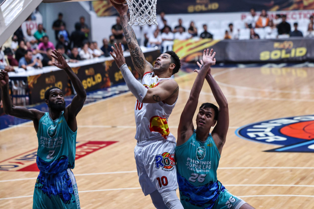 Rain or Shine improved to 1-2 after defeating Phoenix in the PBA Governors' Cup. [PBA Images]