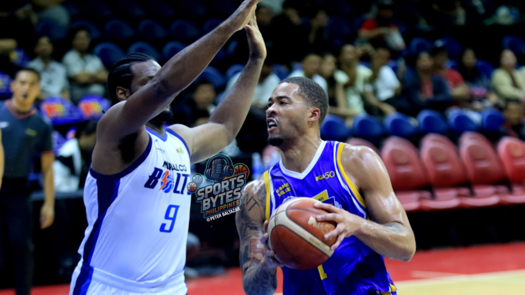 KJ Buffen led Magnolia with 26 points and 12 rebounds against the Bolts. [photo credit: Peter Baltazar]